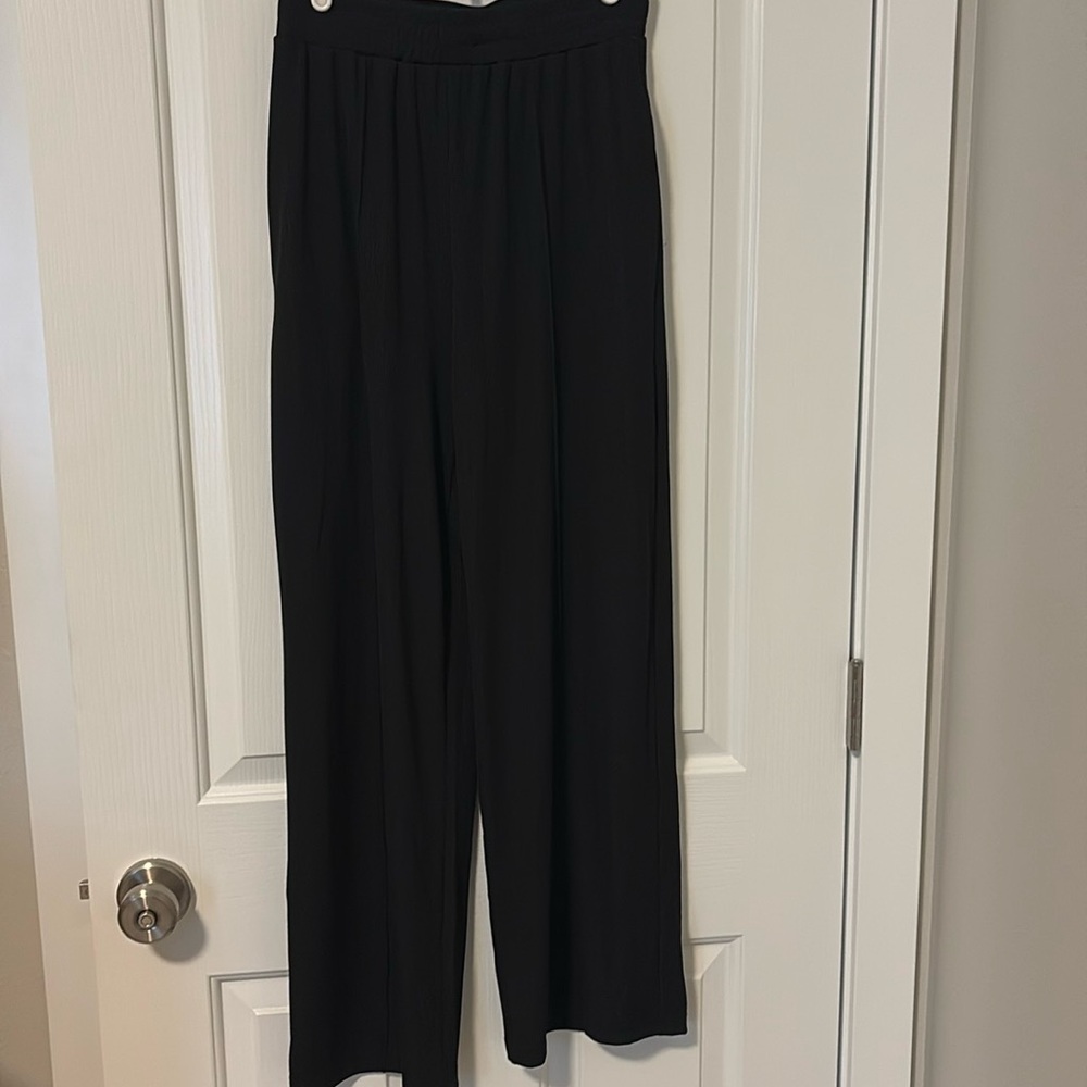 BTFBM (Amazon) top and bottom set.